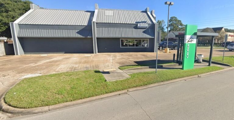 Cell Phone Repair Shop in 130 Dowlen Rd Beaumont