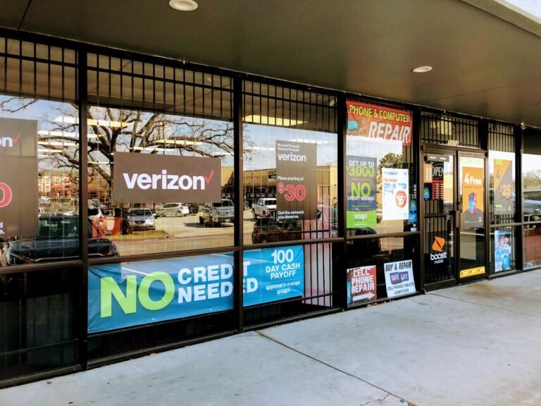 Cell Phone Repair Shop in 2434 E Austin St Giddings