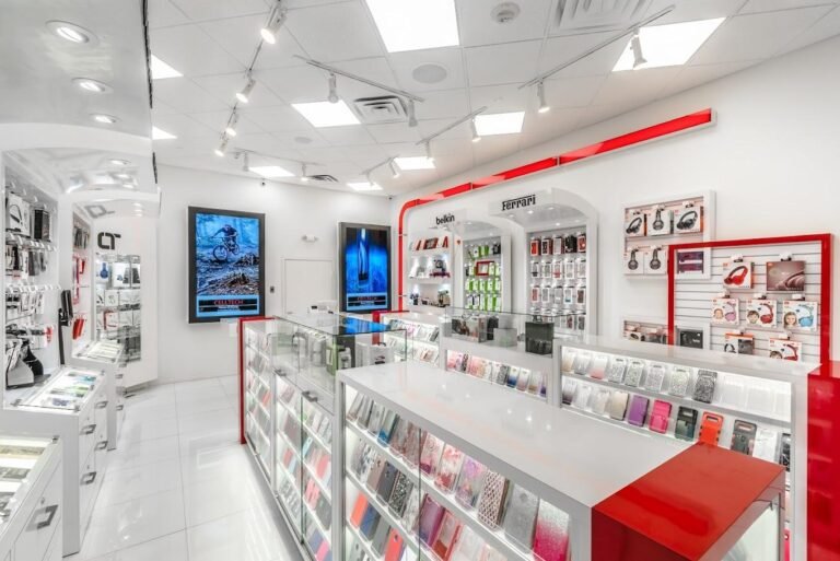 Cell Phone Repair Shop in On Level 2 By Bath & Body Works, Galleria Dallas, 13350 Dallas Pkwy 6505, Kiosk, Dallas, Tx Dallas Cell Phone Repair Shop in On Level 2 By Bath & Body Works, Galleria Dallas, 13350 Dallas Pkwy 6505, Kiosk, Dallas, Tx Dallas